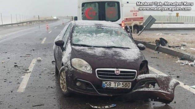 Kar yağışı kazaya neden oldu: 4 yaralı