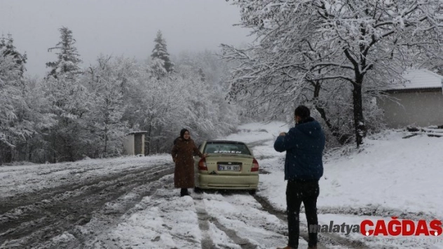 Karabük - Bartın Karayolunda kar yağışı etkili oluyor