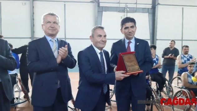 Karabük Tekerlekli Sandalye Basketbol takımı gösteri maçı yaptı