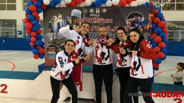 Karabüklü boksörler Erzurum'dan 4 madalya ile döndü