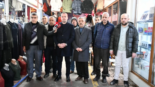 Karademir: 'Esnaf Konteynerde, Çarşı Teslim Edilmedi Mücbir Sebep Kaldırılamaz'