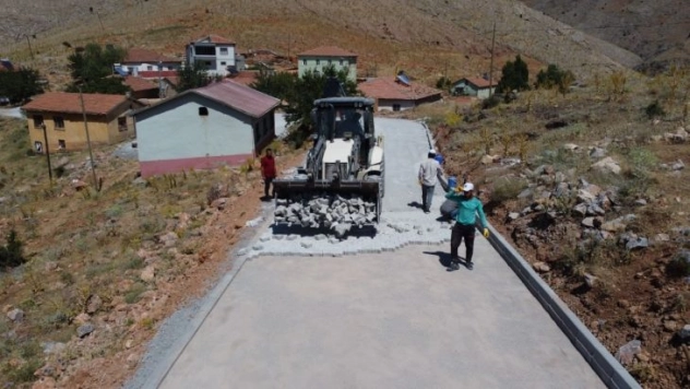 Karagöz Mahallesi'ndeki meydan çalışmaları tamamlandı