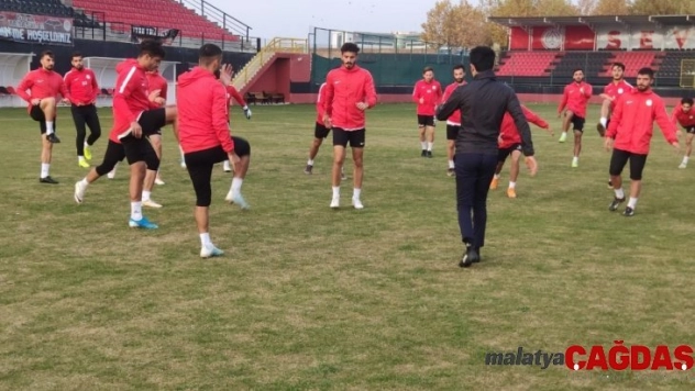 Karaköprü Belediyespor 3 puan istiyor