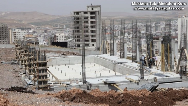 Karaköprü'de kapalı yüzme havuzu çalışmaları sürüyor