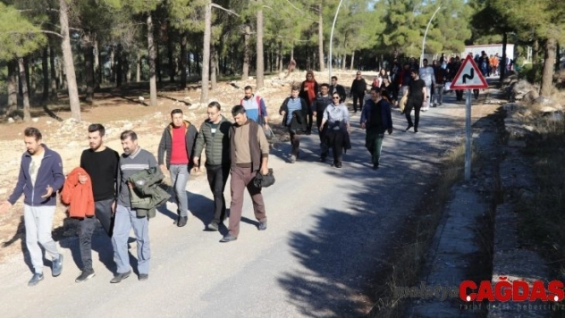Karaköprü'de öğretmenler doğa ve sağlık için yürüdü