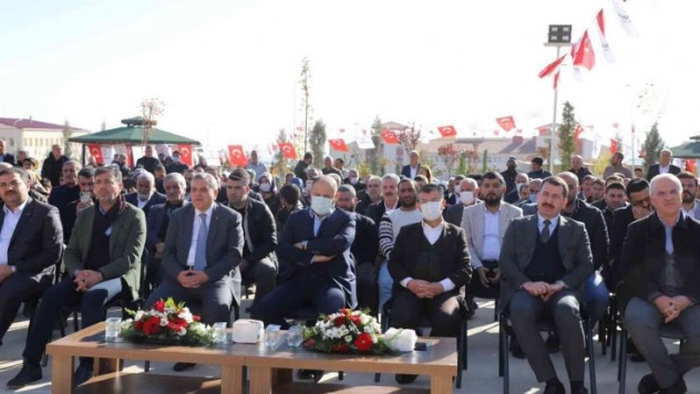 Karaköprü'de yeni bir park hizmete açıldı