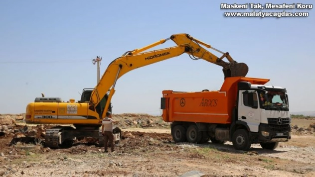 Karaköprü'de yeni yollar için çalışmalar sürüyor