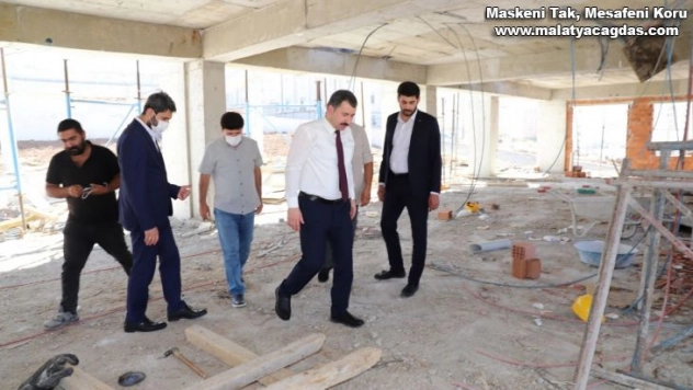 Karaköprü'de yüzme havuzu çalışmaları sürüyor