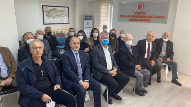 Karalar: 'Yöneticiler karşısında bir direnç olmazsa demokrasiden uzaklaşabiliyor'