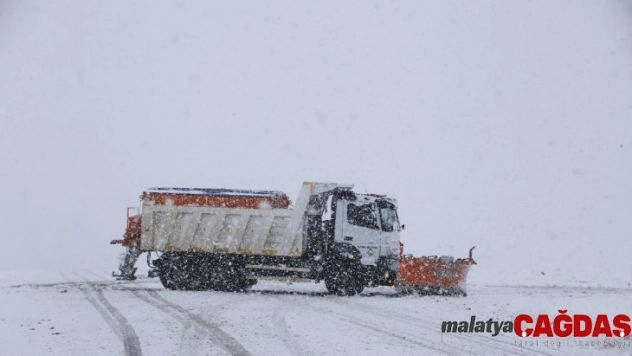 Karaman-Mersin karayolunda ulaşım güçlükle sağlanıyor
