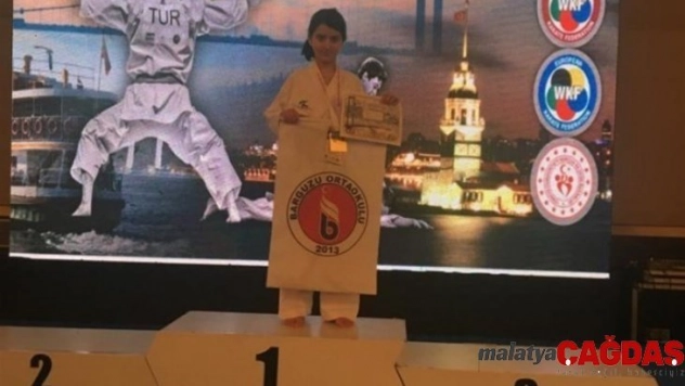 Karatede Melike Gülşen birinci oldu