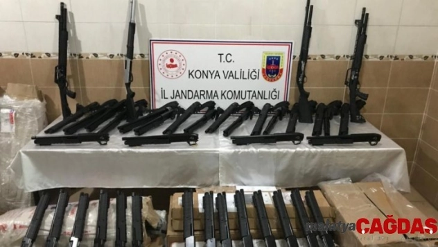Kargo aracında kaçak üretim 173 tüfek bulundu