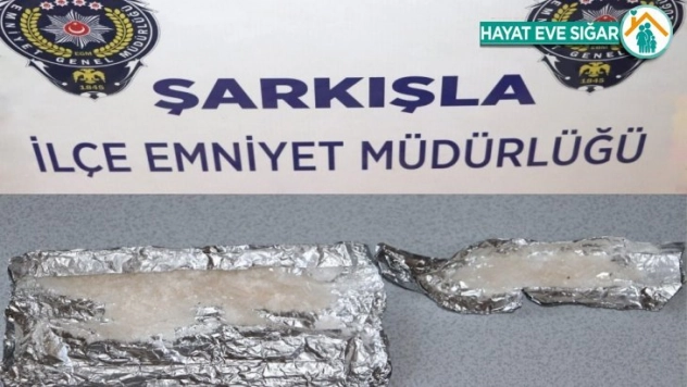 Kargo ile uyuşturucu kaçırmak istediler