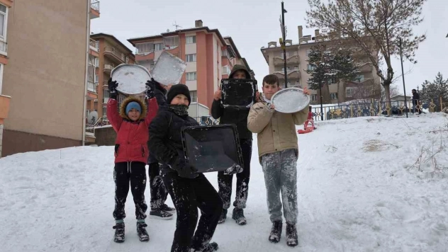 Karne tatili kar sevincine dönüştü