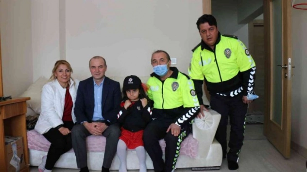 Kars Emniyet Müdürü Sağdıç'tan Aysima'ya anlamlı ziyaret