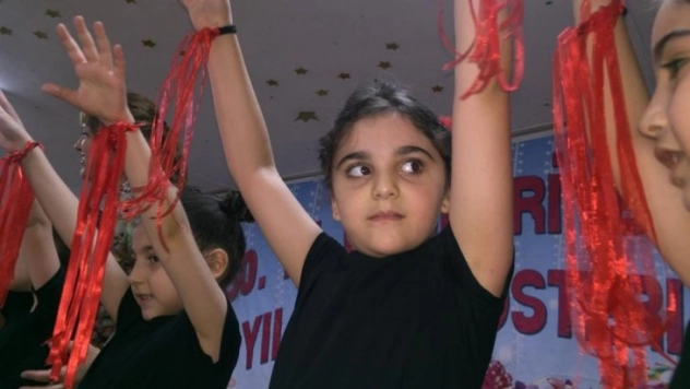 Kars'ta anaokulu öğrencilerinden gösteri