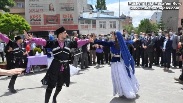 Kars'ta el emeği göz nuru ürünler sergilendi
