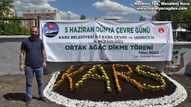 Kars'ta fidanlar toprakla buluştu