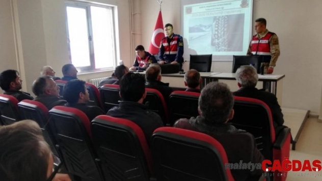 Kars'ta kış lastiği ve kış tedbirleri semineri