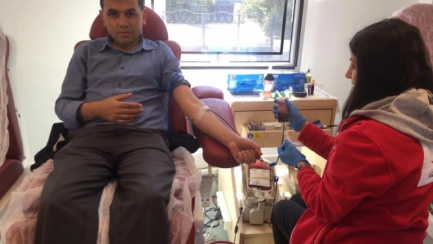 Kars'ta Kızılay'a kan bağışı