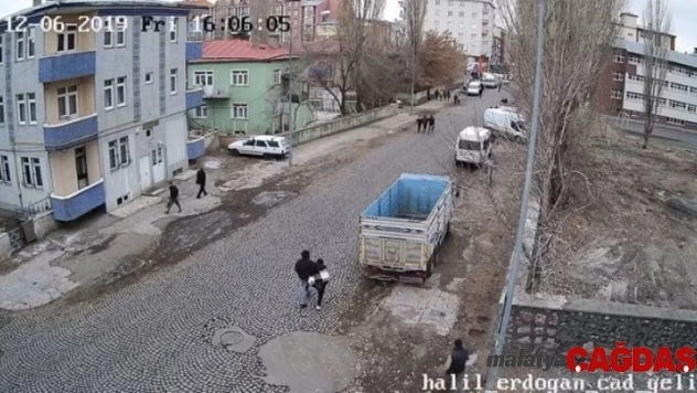 Kars'ta lise öğrencisini zorla kaçırmaya çalışanlar yakalandı