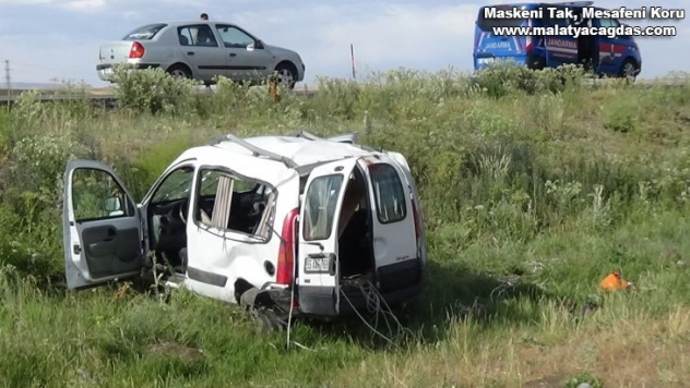 Kars'ta otomobil şarampole uçtu: 1 ölü, 4 yaralı