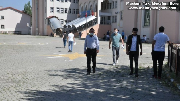 Kars'ta YKS heyecanı başladı