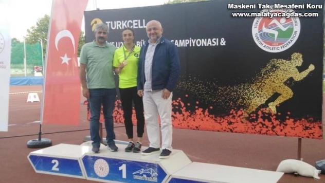 Karslı Milli atlet madalyaya doymuyor