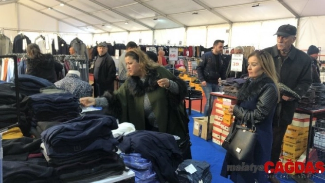 Kartal'da fırsat çadırında yüzde 70'e varan indirim