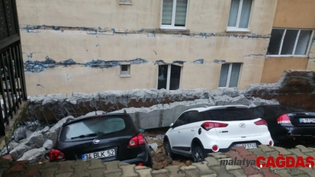 Kartal'da site otoparkında istinat duvarı çöktü