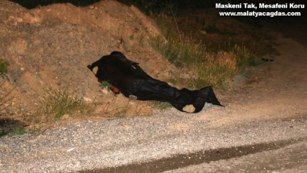Kavga ihbarına giden ekipler, silahla vurulmuş ceset buldu