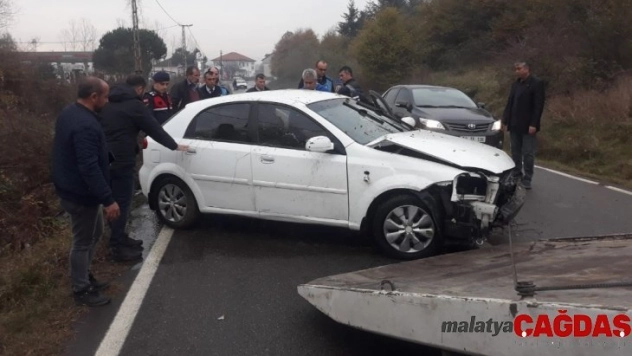 Kavgan yolda kaydı su kanalına girdi