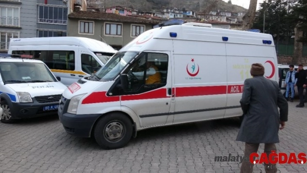 Kavgayı ayırmak isterken bıçaklanan öğrenci hayatını kaybetti