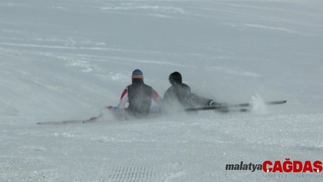Kayakla Oryantiring Türkiye Şampiyonası Erzincan'da başladı