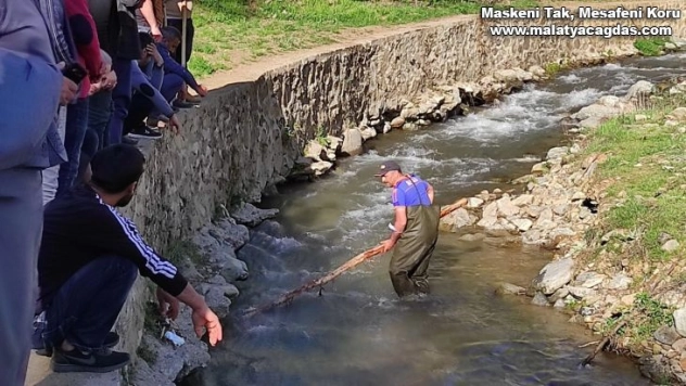 Kayıp yaşlı adamı bulmak için dereler didik didik aranıyor