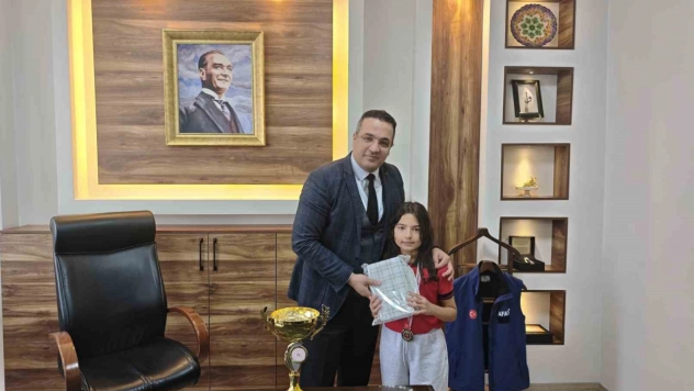 Kaymakam Dalak başarılı sporcu öğrencileri kabul etti