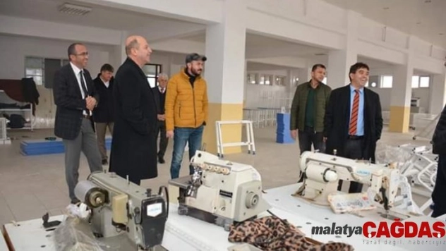 Kaymakam Kaya ve Başkan Bozkurt tekstil atölyesinde devam eden çalışmaları inceledi