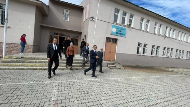 Kaymakam Okan Daştan okullarda incelemelerde bulundu