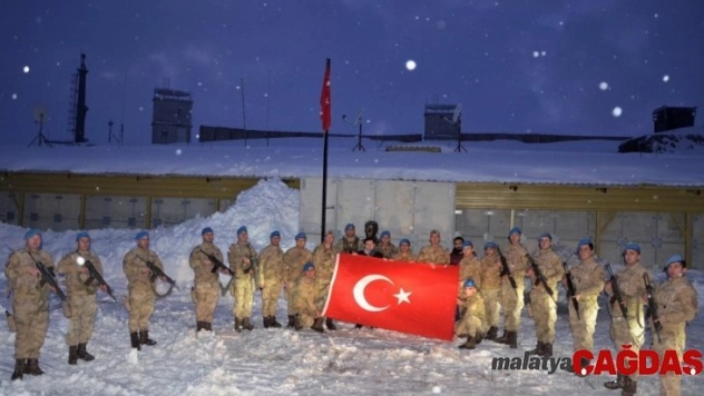 Kaymakam Pendik yeni yıla Kato'da Mehmetçik ile girdi