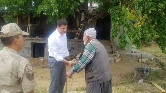 Kaymakam Recep Aydın, vatandaşların  sorunlarını dinledi