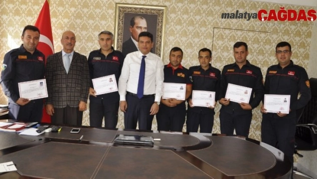 Kaymakam Şahin'den itfaiye erlerine teşekkür belgesi