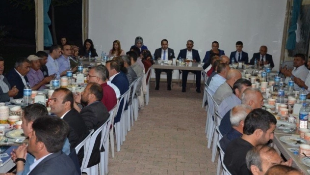 Kaymakam Zengince muhtarlarla iftarda buluşturdu