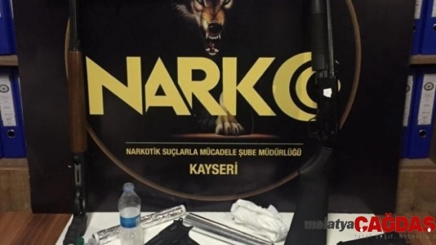 Kayseri'de uyuşturucu tacirlerine şafak operasyonu: 8 gözaltı