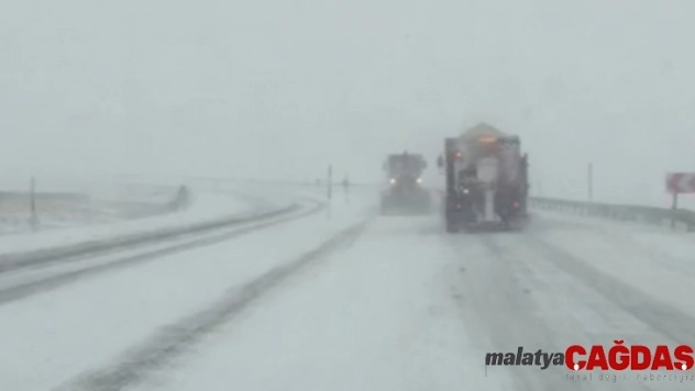 Kayseri - Malatya karayolu tipi nedeniyle ulaşıma kapandı