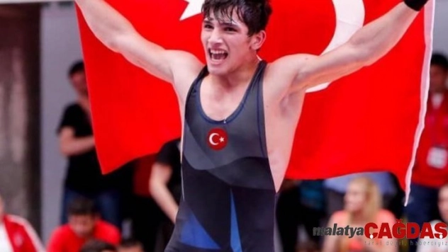 Kayseri Şekerspor Kulübü Güreş Şampiyonasında Takım Halinde Türkiye Üçüncüsü Oldu