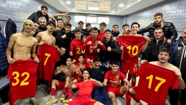 Kayserispor U19 PAF takımı geriden gelerek kazandı