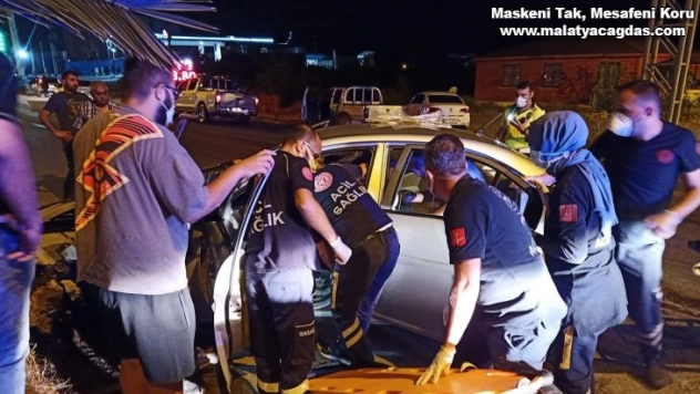 Kaza yapan polis hayatını kaybetti, eşi yaralandı