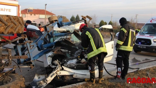 Kazaya karışan otomobilin ibresi 150'de takılı kaldı
