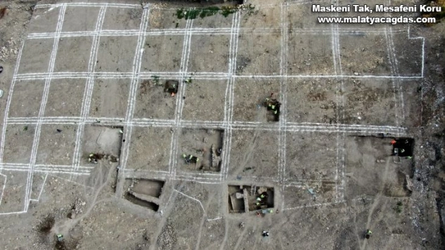 Kazıda ortaya çıkan 2 seramik parçası heyecan uyandırdı