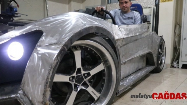 Kendi yerli otomobilini üretiyor